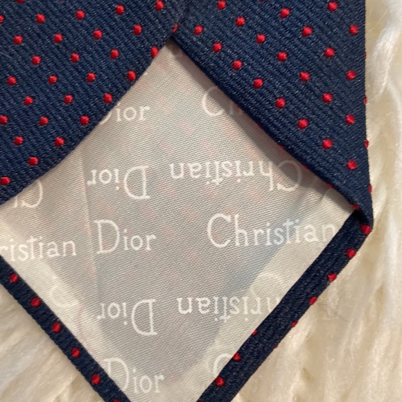 Christian Dior Man Tie so beautiful navy blue with red dots excellent condition - Picture 5 of 12